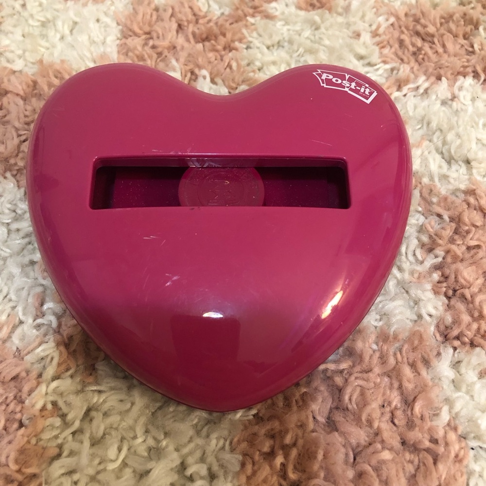 Heart-Shaped Note Dispenser - Pink